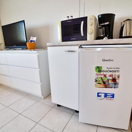 Apartmani Luna วีร์ ภายนอก รูปภาพ