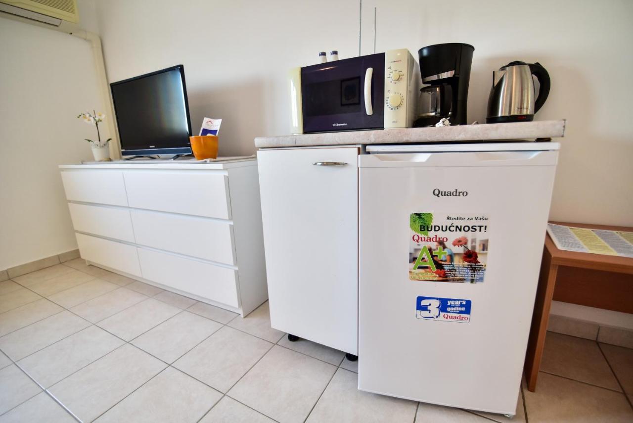 Apartmani Luna วีร์ ภายนอก รูปภาพ