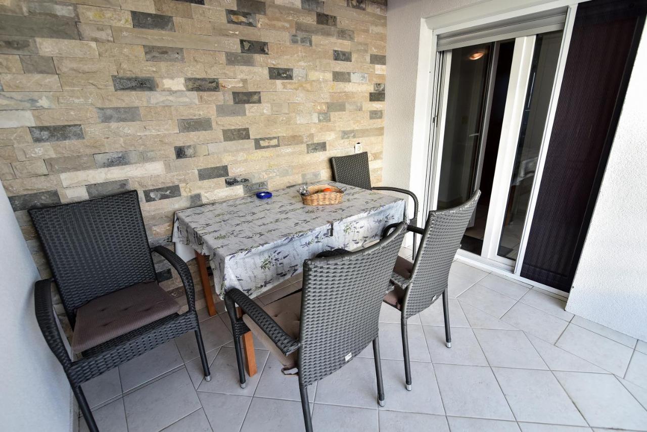 Apartmani Luna วีร์ ภายนอก รูปภาพ